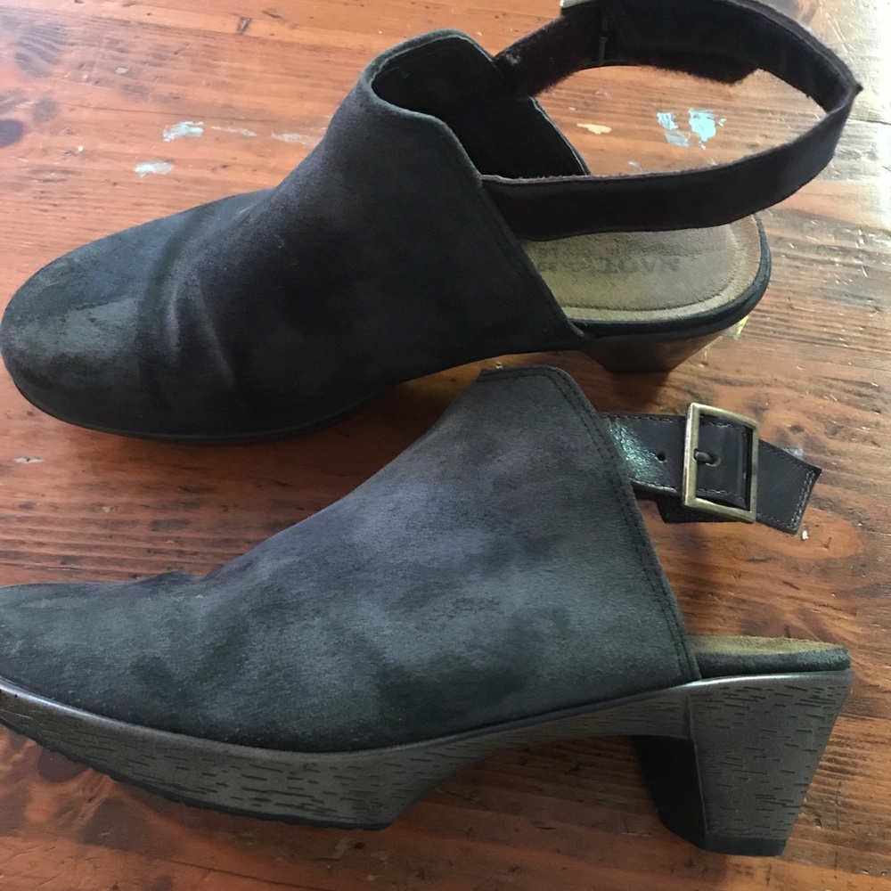 Suede clogs/mules.